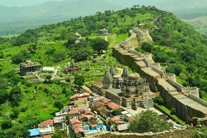 A Day Tour of Ranakpur Temple, Kumbhalgarh Fort from Udaipur