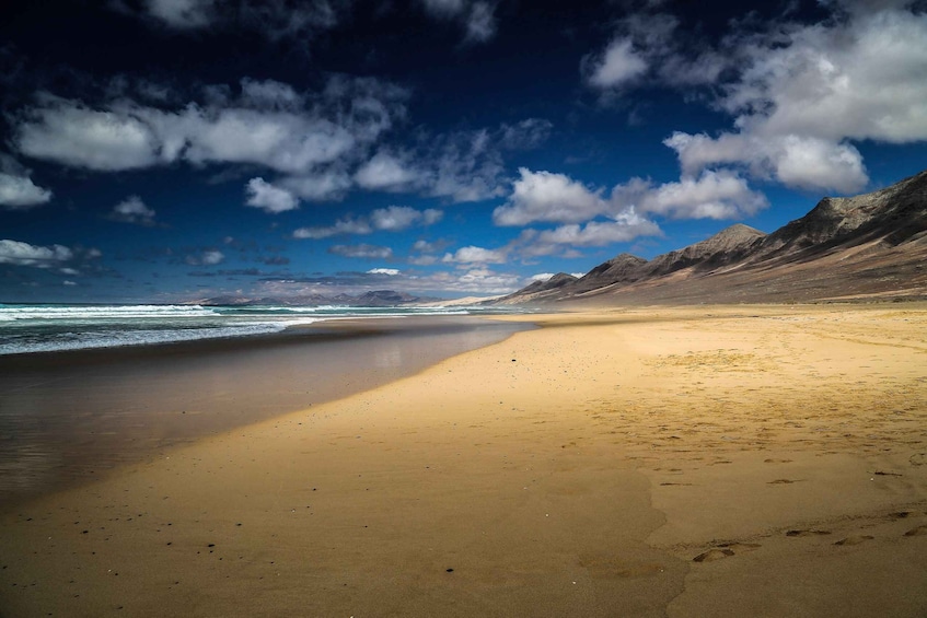 Fuerteventura: Cofete Beach and "Villa Winter" VIP Tour