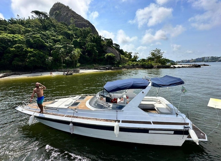 Picture 2 for Activity Private speedboat tour in Rio de Janeiro
