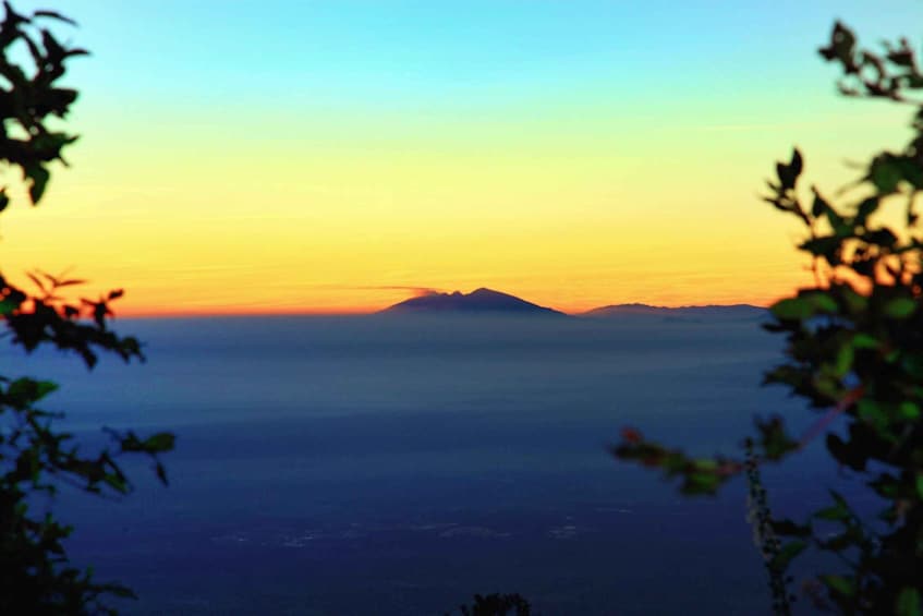 Yogyakarta: merapi sunrise, Jomblang cave & prambanan sunset