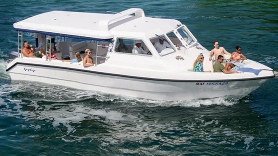 Dimaniyat Island Tour with Snorkeling