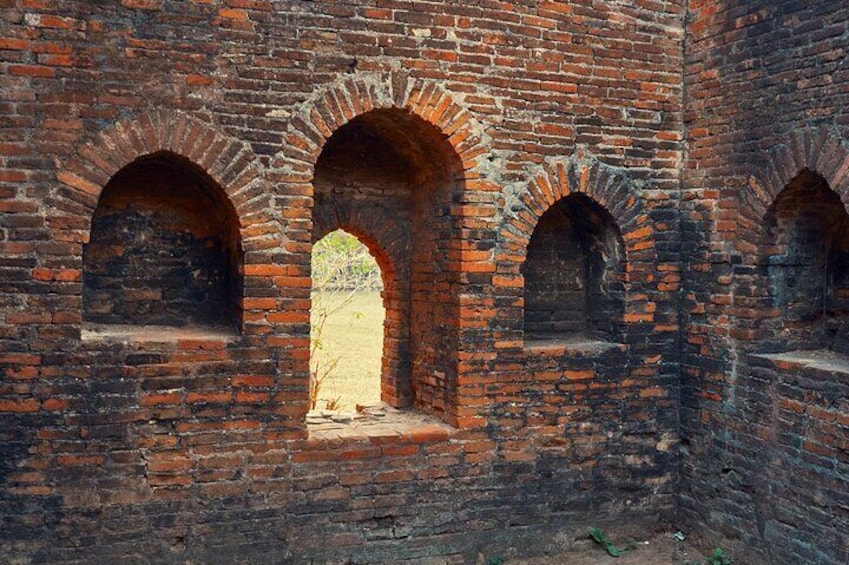 Terracotta Temples and Baluchuri Weavers Tour