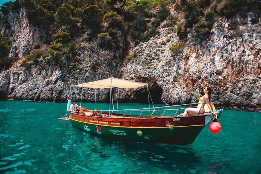 Boat Tour to the Circeo Caves