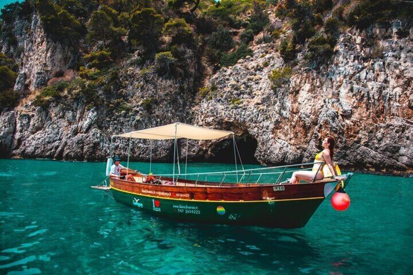 Boat Tour to the Circeo Caves