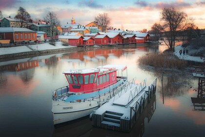 Privétour vanuit Helsinki: Alle hoogtepunten & Middeleeuws Porvoo