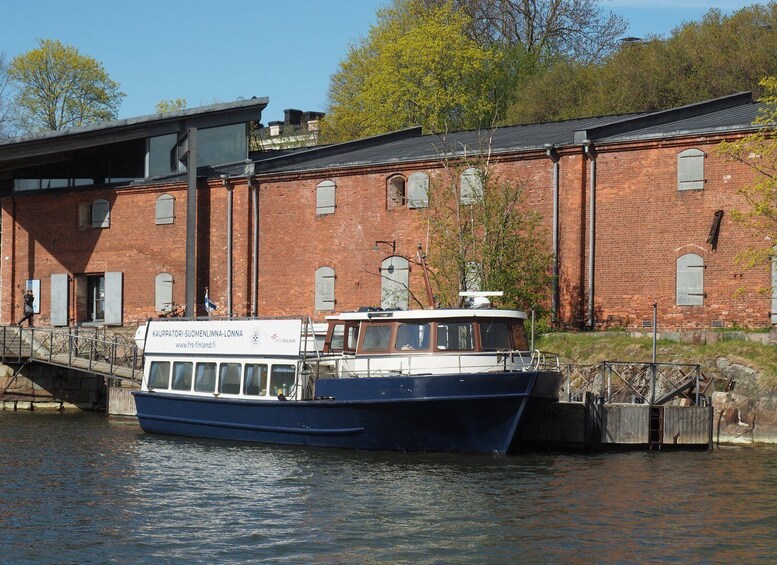 Picture 5 for Activity From Helsinki: Round-Trip Ferry Ticket to Suomenlinna