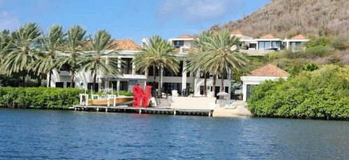 Willemstad: Crucero privado en lancha motora por Curaçao con snorkel