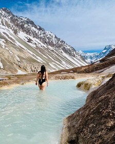 Santiago: Cajon del Maipo Termas Colina Trip