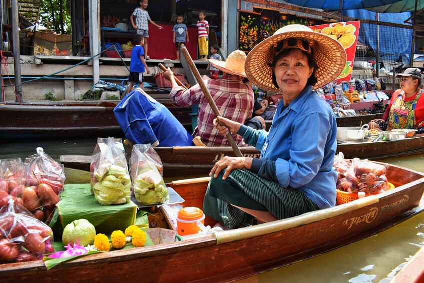 Boat Tour Damnoen Saduak Market