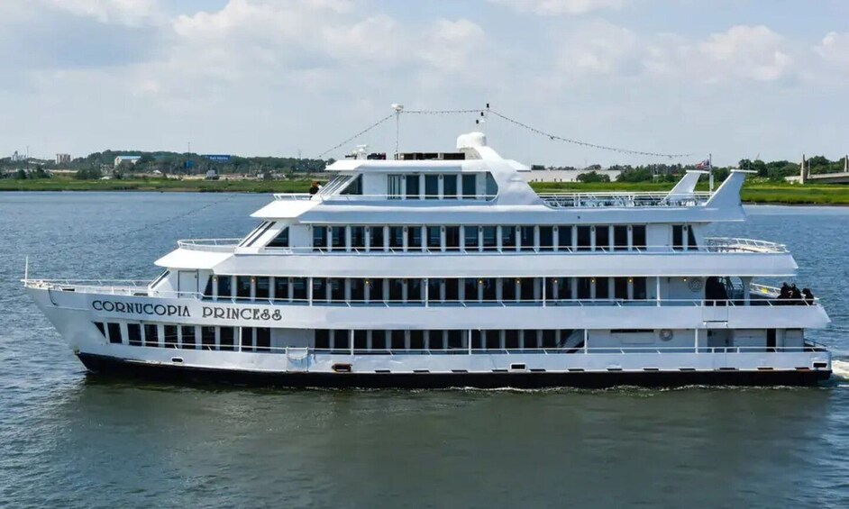Picture 1 for Activity NYC: July 4th Fireworks Party Cruise with BBQ Buffet & Bar