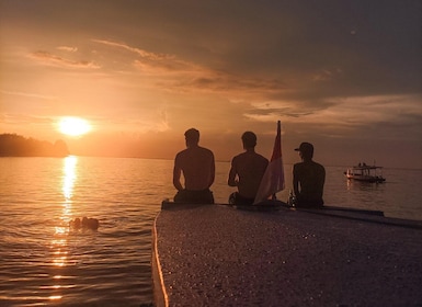 Gili Trawangan: Gili Islands Sunset Boat Tour and Snorkelling
