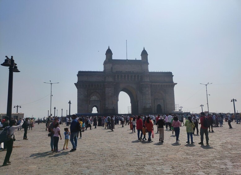 Picture 6 for Activity Mumbai: Highlights Bus Full-Day Tour in Hindi