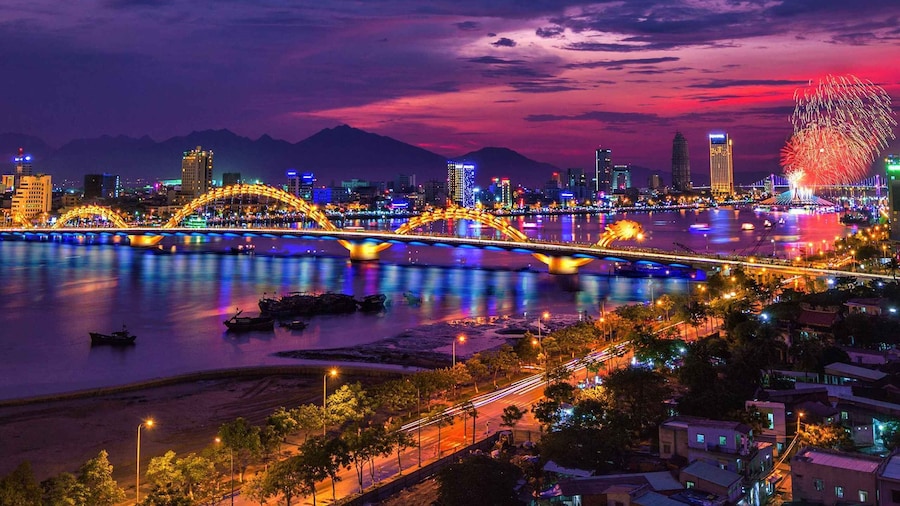 Shuttle bus Hoi An - Da Nang 4.30pm/7.30pm/8.30pm/9.30pm