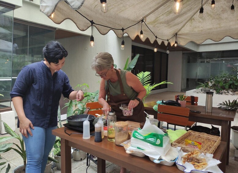 Hands on Manila Cooking Class: Filipino Snacks