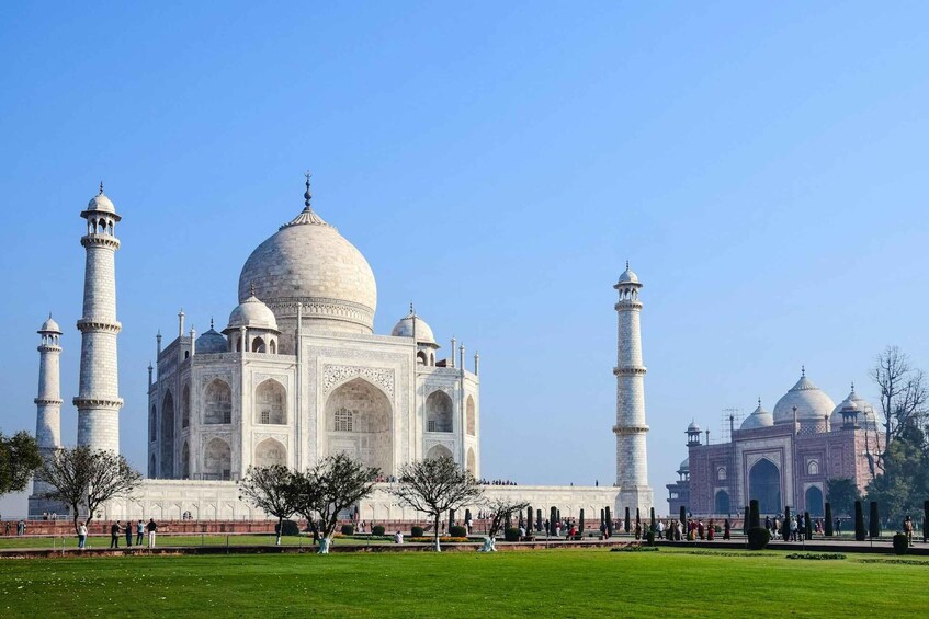 Picture 12 for Activity From Delhi: Taj Mahal Tour by India’s Premier Express Train