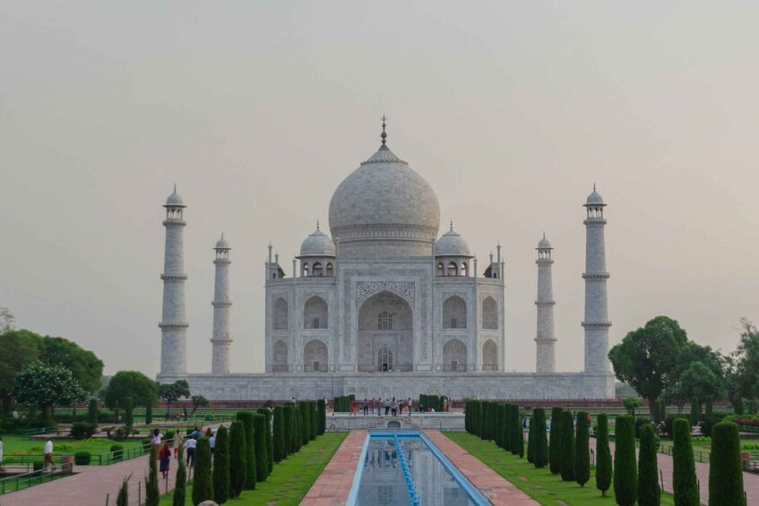 Picture 13 for Activity From Delhi: Taj Mahal Tour by India’s Premier Express Train