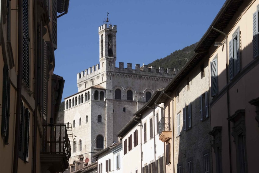 Gubbio: Old Town Guided Walking Tour with Piazza Grande