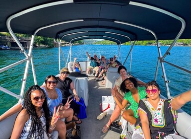 Austin: Lake Austin Guided Boat Tour with Full Sun Shading