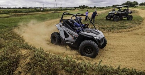 Salou: Experiencia de conducción de buggies para niños en un entorno seguro