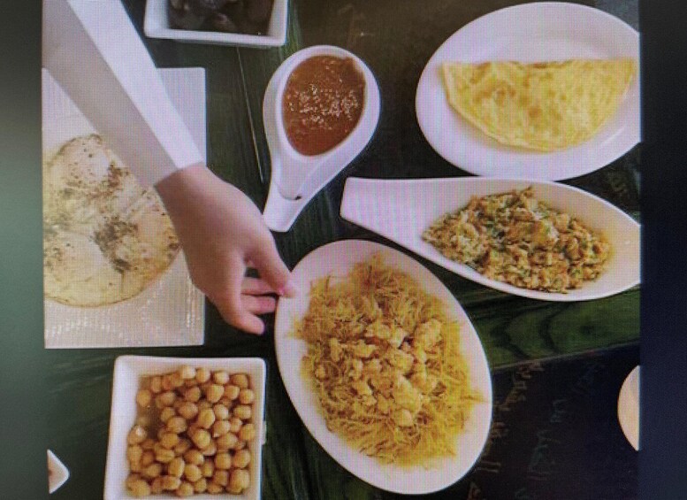 Picture 1 for Activity Traditional local food in Qatar free city tours