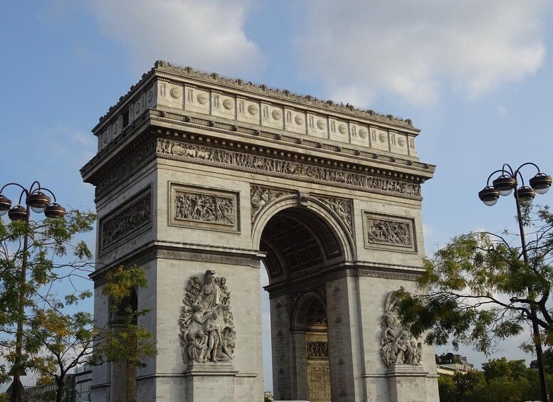 Arc de Triomphe : Private guided tour with "ticket included"