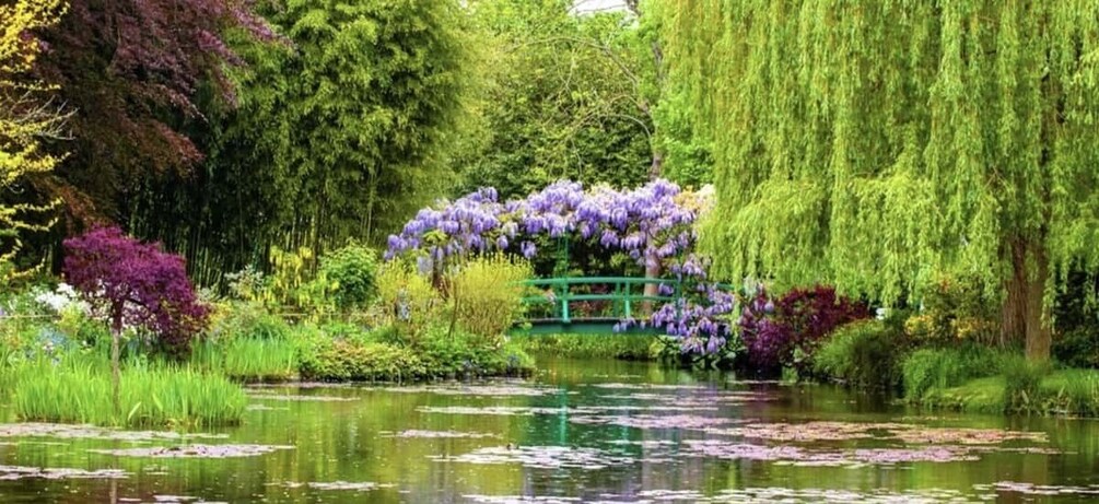 Picture 2 for Activity Giverny: Monet's House & Gardens Private Guided Walking Tour