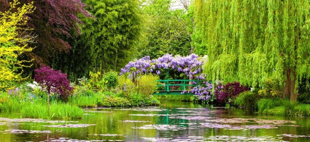 Picture 2 for Activity Giverny: Monet's House & Gardens Private Guided Walking Tour