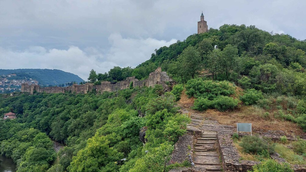 From Sofia: Veliko Tarnovo and Arbanasi Tour with Transfer