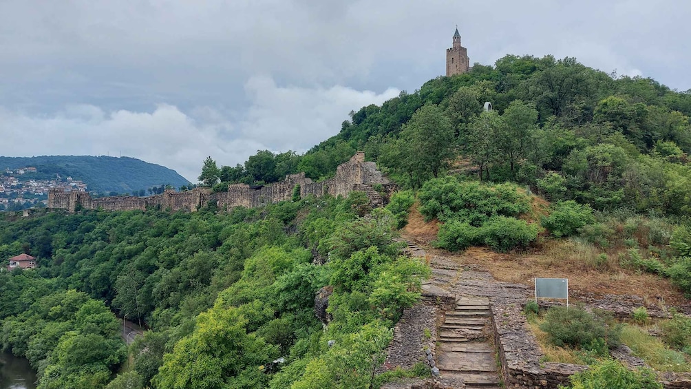 From Sofia: Veliko Tarnovo and Arbanasi Tour with Transfer