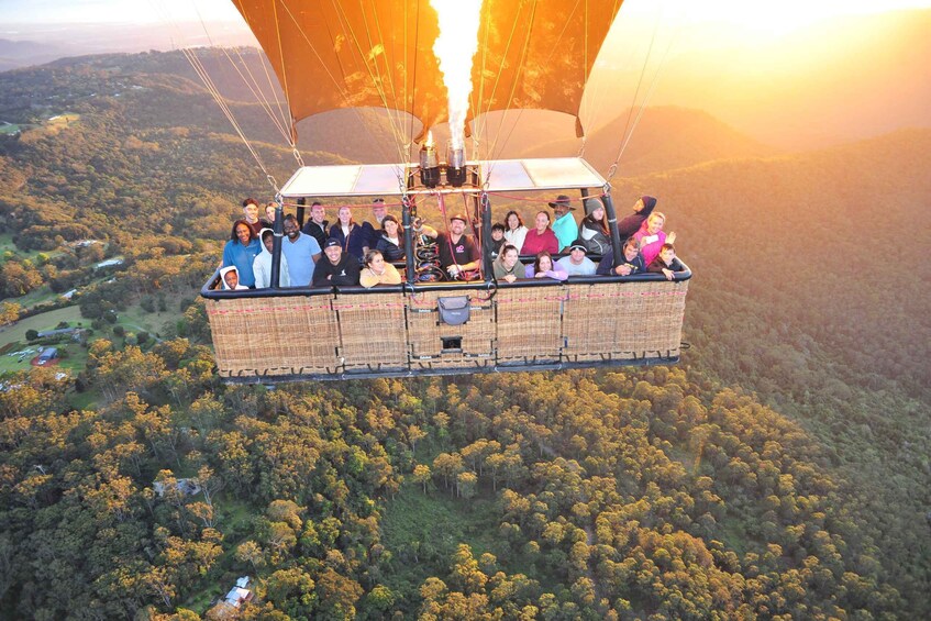 Gold Coast: Hot Air Balloon Flight with Buffet Breakfast