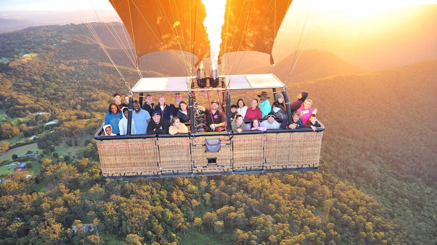 Gold Coast: Hot Air Balloon Flight with Buffet Breakfast
