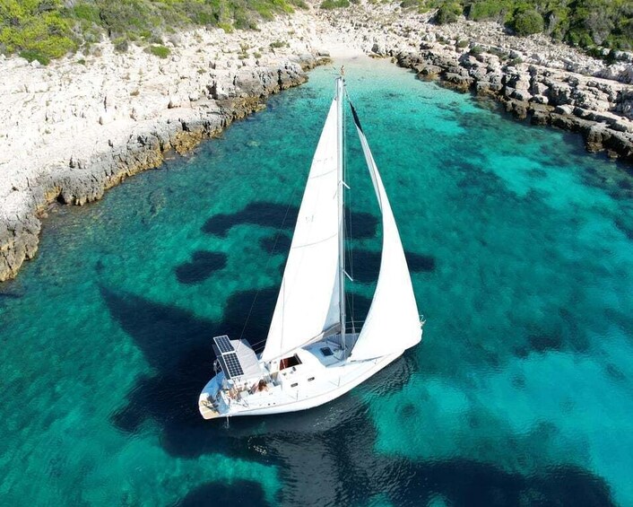 Hvar: Private Sailing Boat Trip with Swimming and Snorkeling