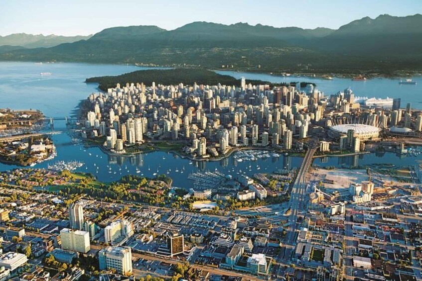 Picture 4 for Activity 3hr Private Sightseeing Tour-Vancouver City (fr YVR/Cruise)