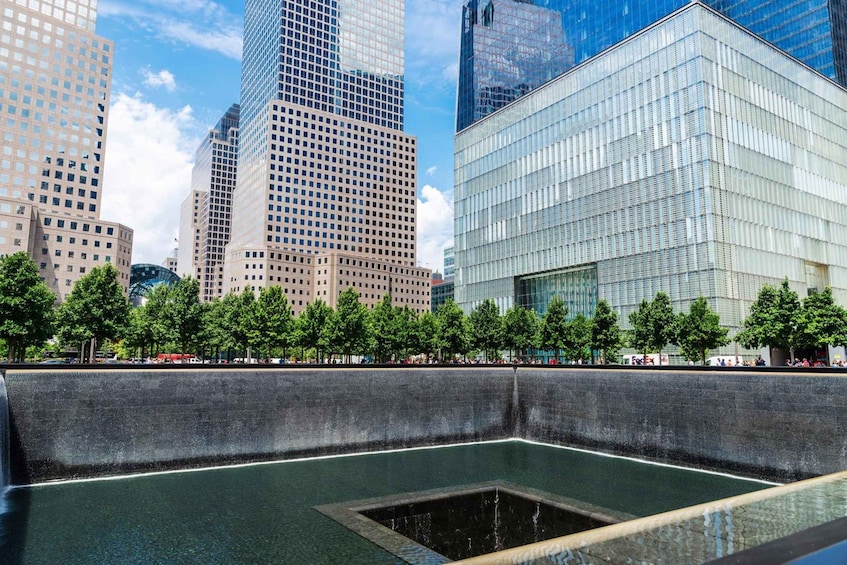 Ground Zero Tour with Skip-the-line National 9/11 Museum