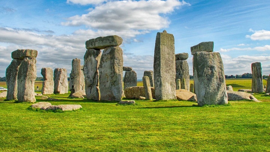 From Birmingham: Stonehenge & Bath Day Tour