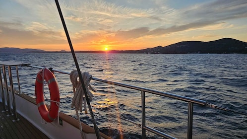 Saint Raphaël : Sunset Cruise Cape Dramont & Golden Island