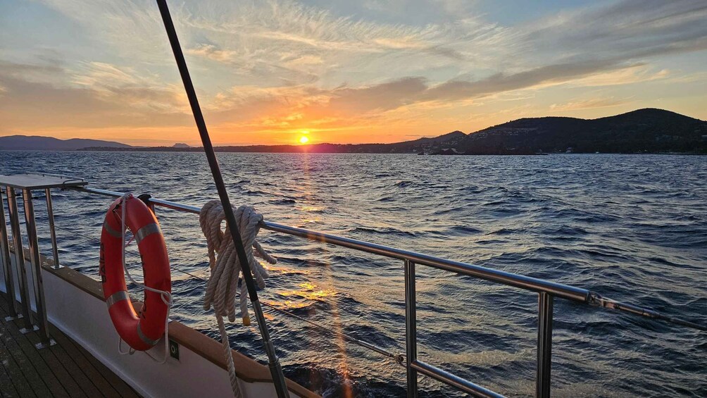 Saint Raphaël : Sunset Cruise Cape Dramont & Golden Island