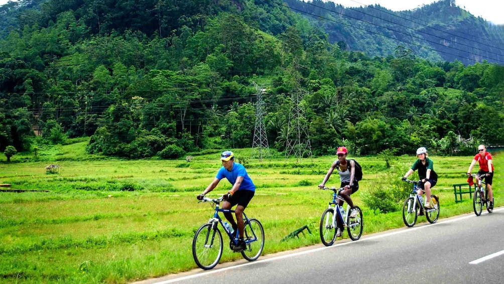 Bentota: Guided Cycling Tour with Refreshments