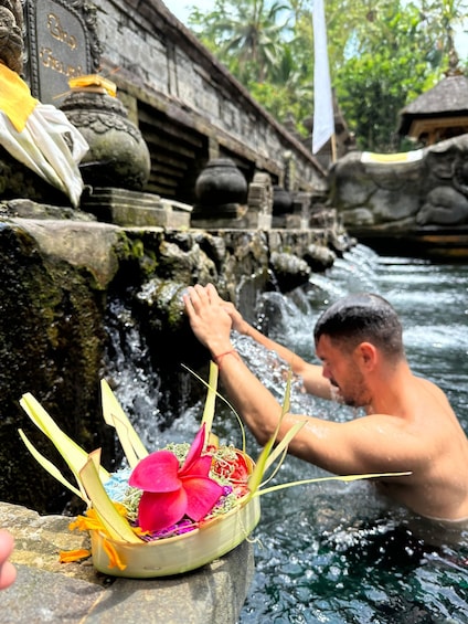 Picture 3 for Activity HOLY BATH IN TIRTA EMPUL TEMPLE