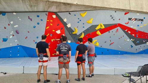 Lisbon: 25 de Abril Bridge Guided Climbing Experience