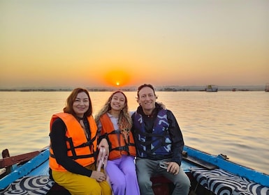 Varanasi: Private city sightseeing & Ganges Cruise(with car)