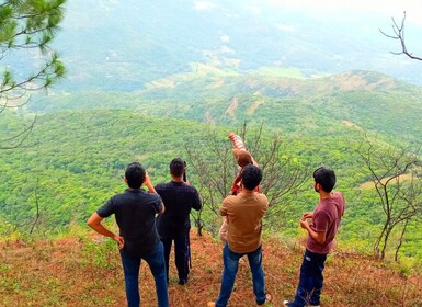 Kithulgala ke Knuckles: Trekking Semalam yang Epik