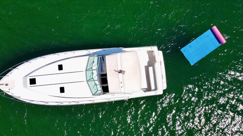 Miami: Private Yacht Rental Tour with Champagne and Snorkel