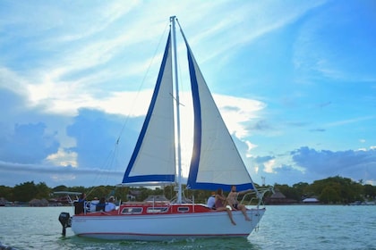 Bacalar: viaje privado en velero con guacamole y bebidas