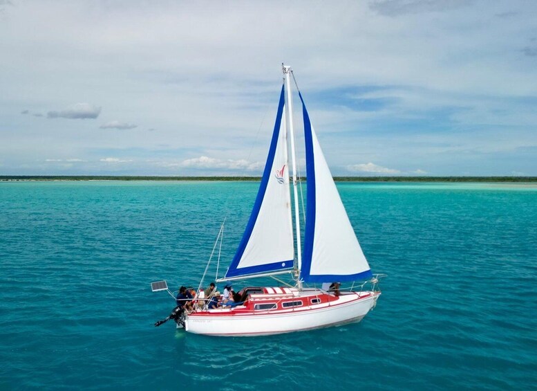 Picture 18 for Activity Bacalar: Private Sailing Trip with Guacamole and Drinks