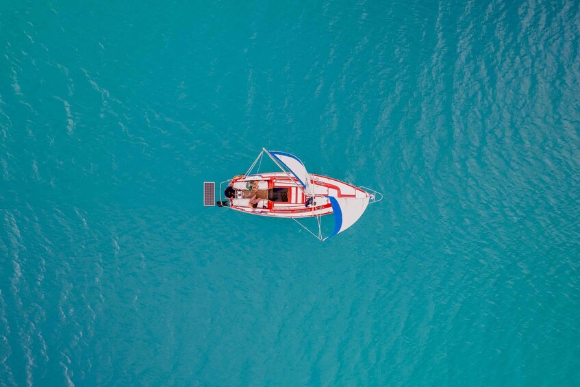 Picture 6 for Activity Bacalar: Private Sailing Trip with Guacamole and Drinks