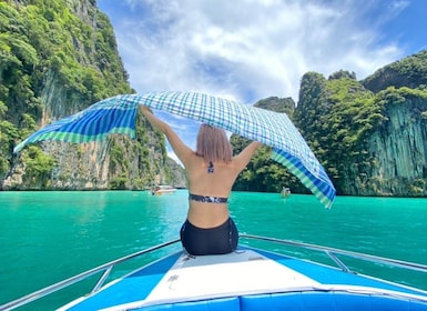 Phuket: Tour privato in motoscafo delle isole Phi Phi e Khai