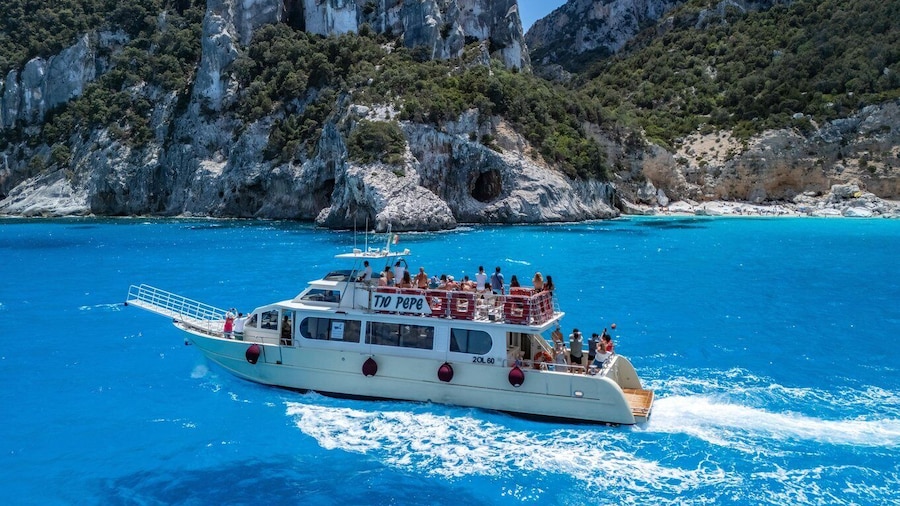 Cala Gonone: Gulf of Orosei Cruise with Swimming & Aperitif