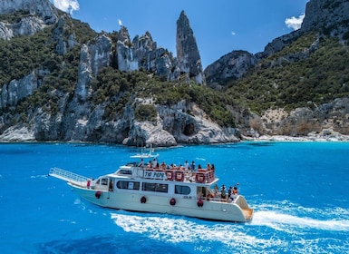 Cala Gonone:Crucero por el Golfo de Orosei con Cala Goloritzé