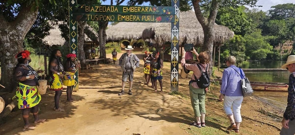 Picture 3 for Activity Panana City: Embera Tribe and Waterfall with Lunch